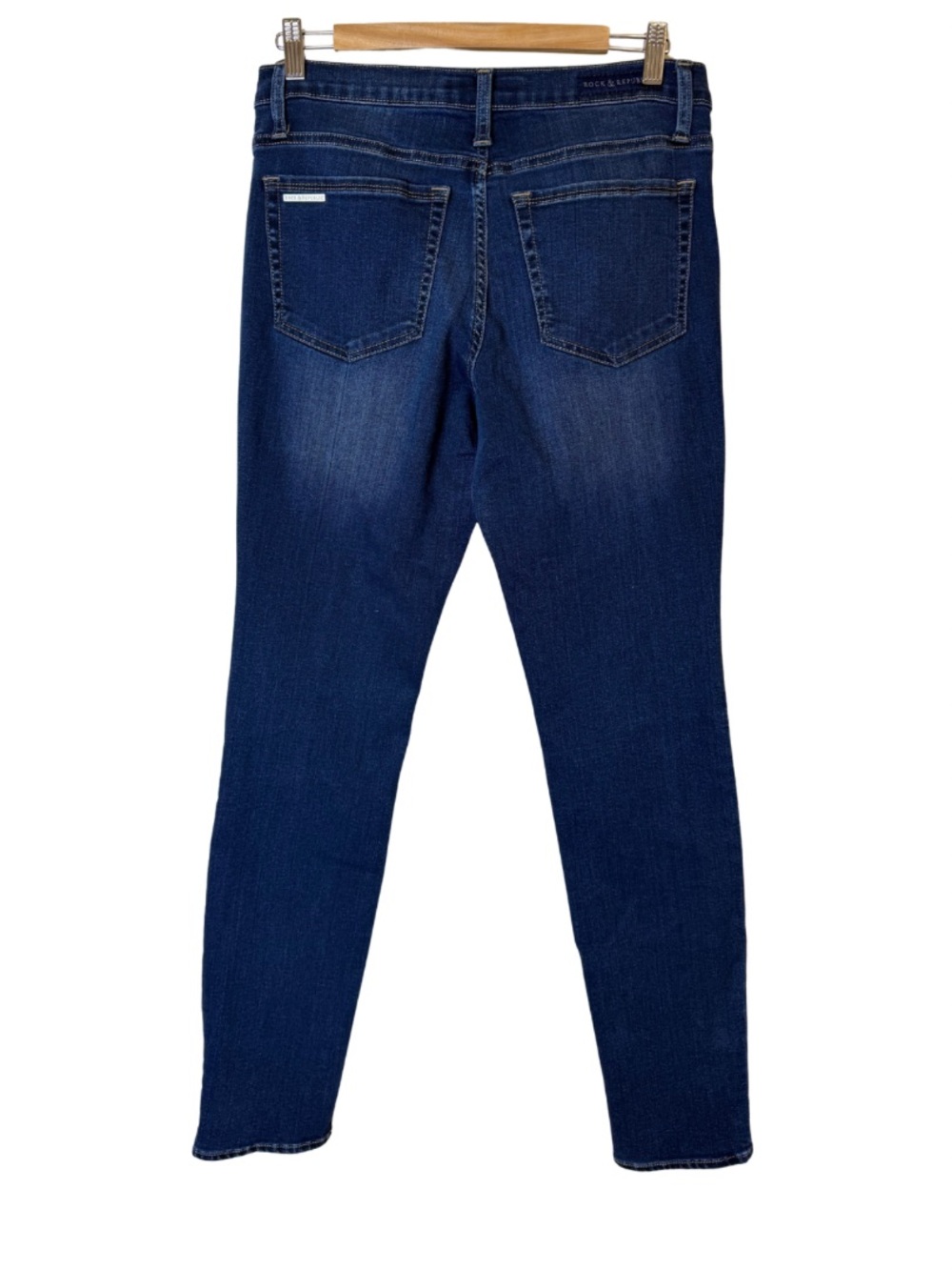 Rock & Republic | Classic High-Rise Skinny Jeans | Size 12 | EUC | Denim Casual - Picture 3 of 6